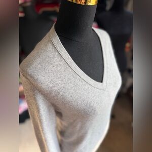 Sutton Cashmere Light Gray V-Neck Cashmere Sweater,XL
